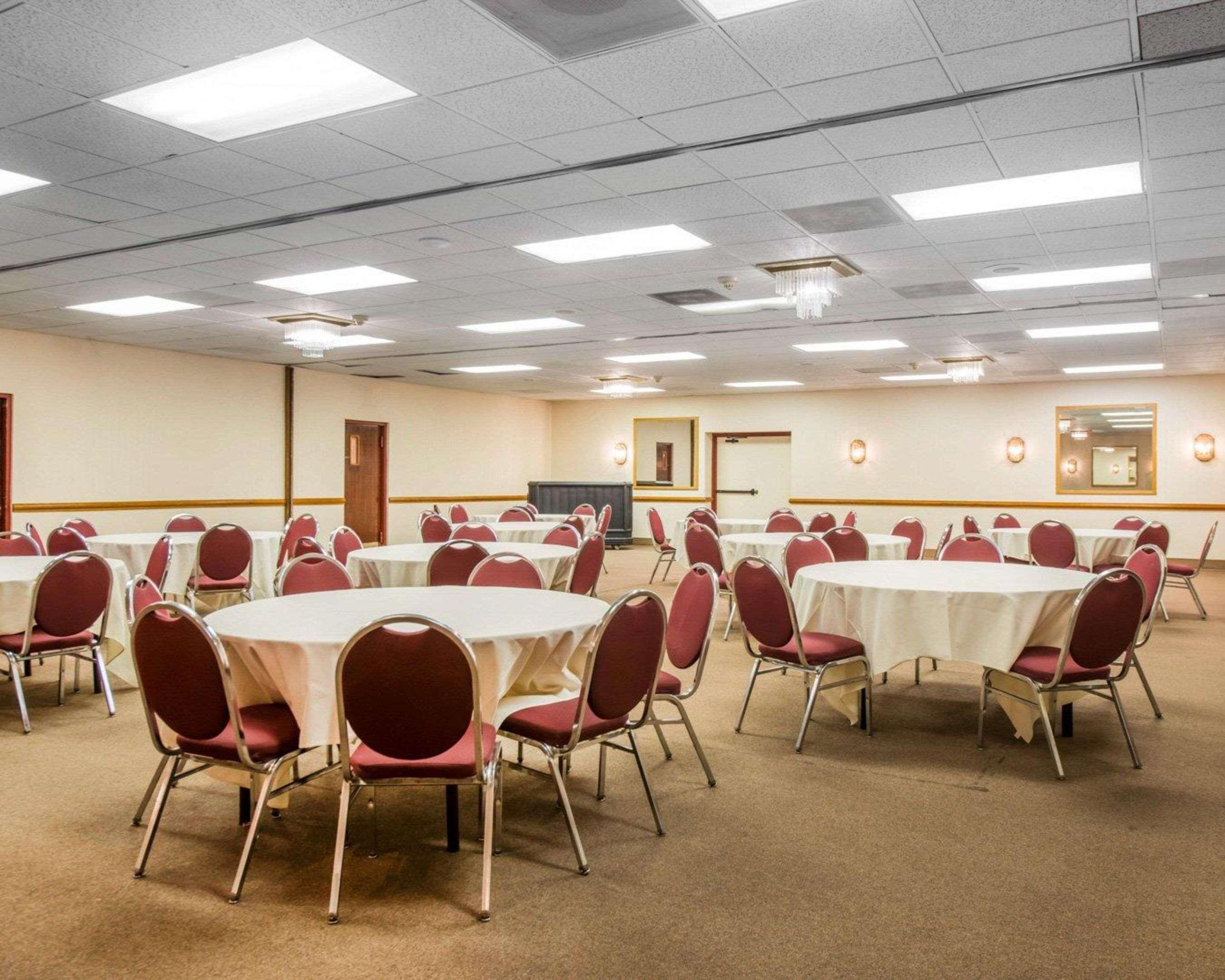 Clarion Inn Pueblo Bagian luar foto
