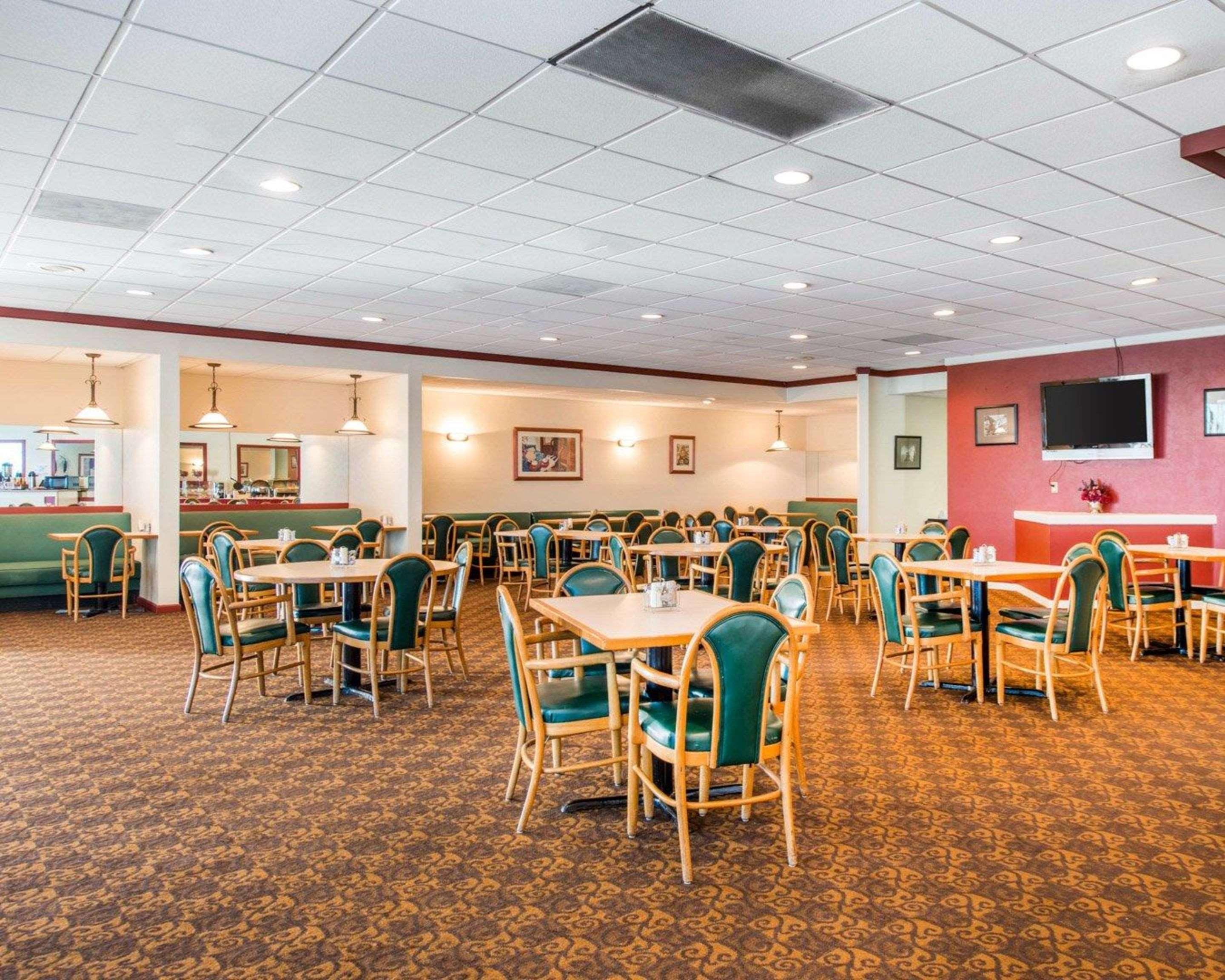 Clarion Inn Pueblo Bagian luar foto