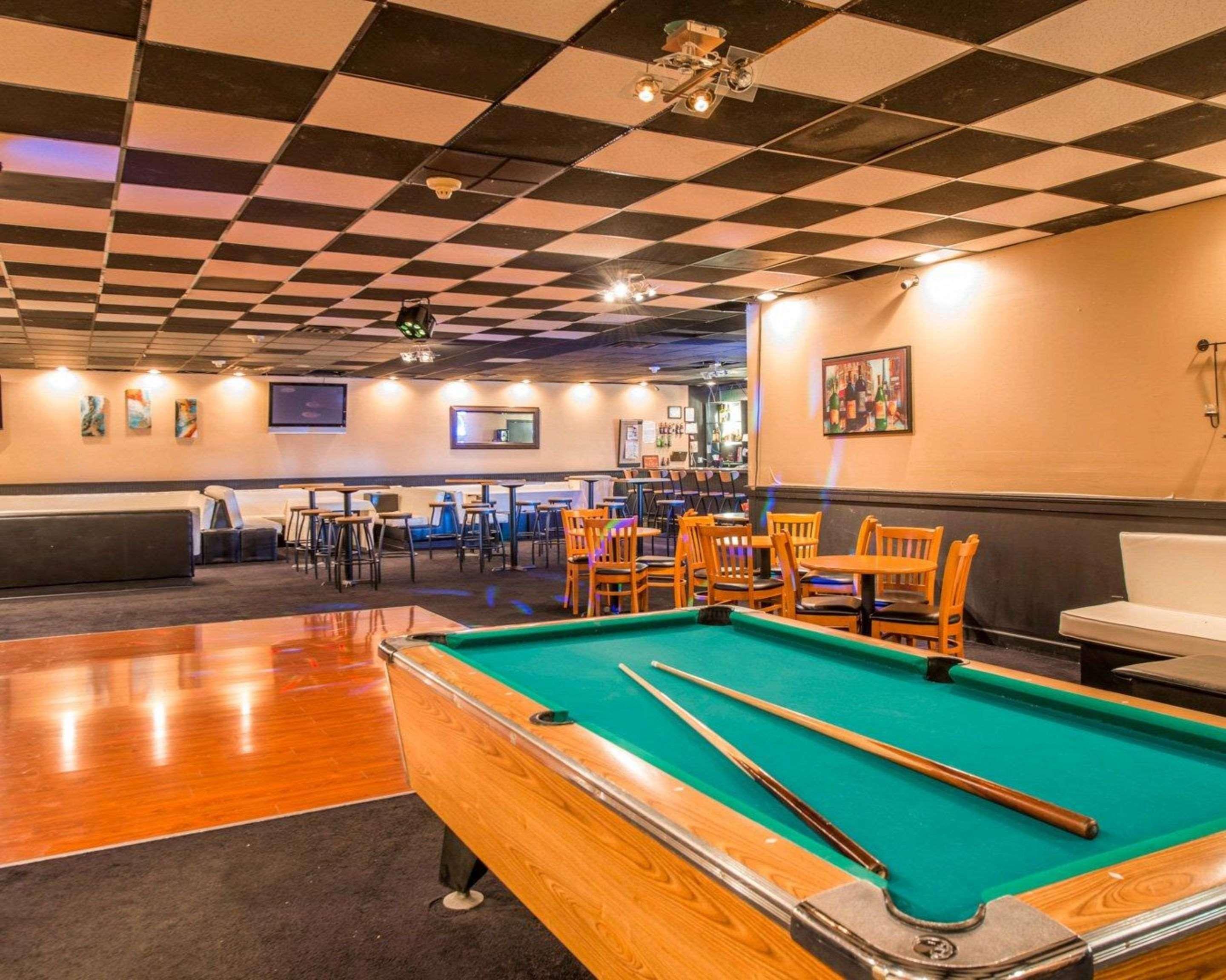 Clarion Inn Pueblo Bagian luar foto
