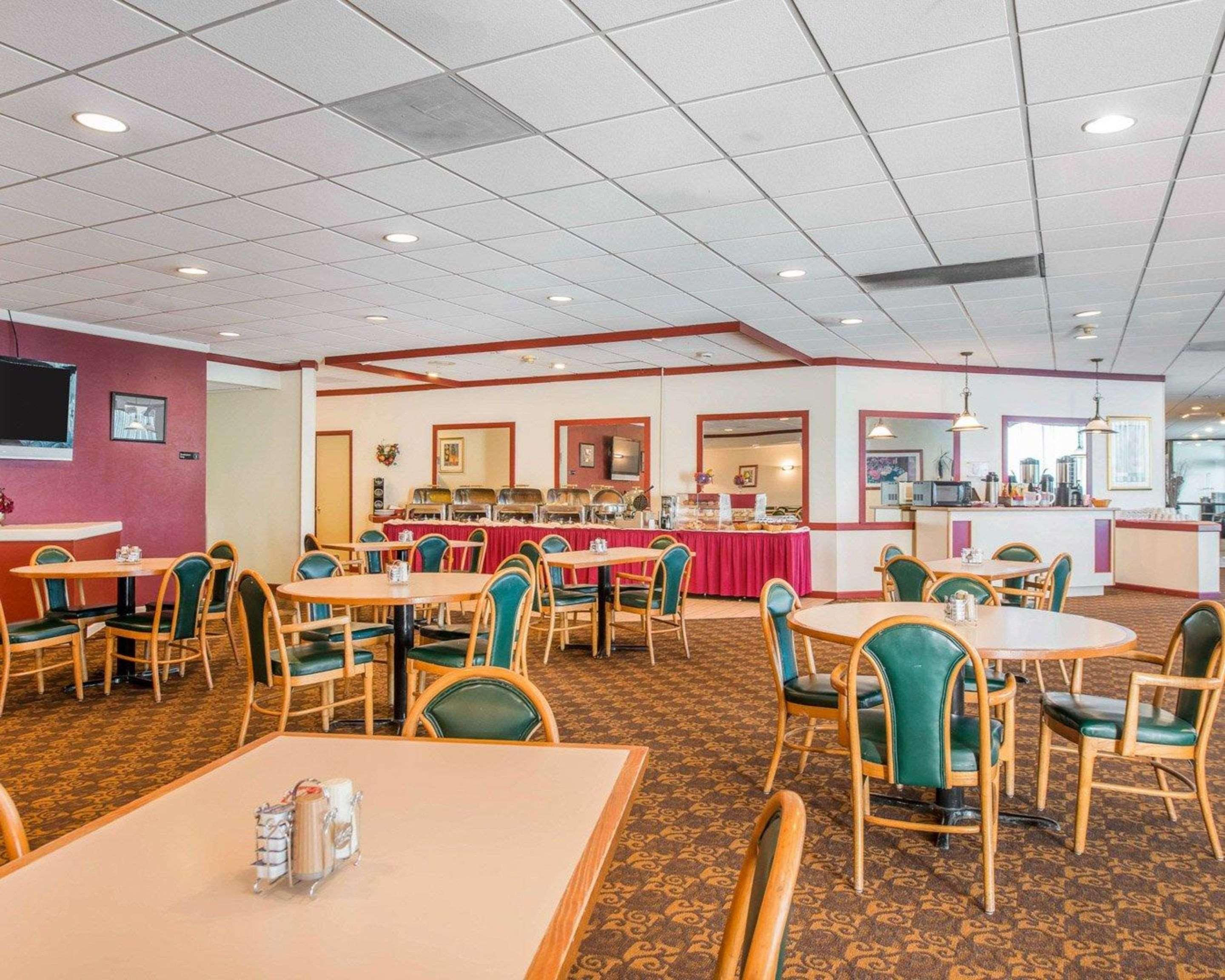 Clarion Inn Pueblo Bagian luar foto