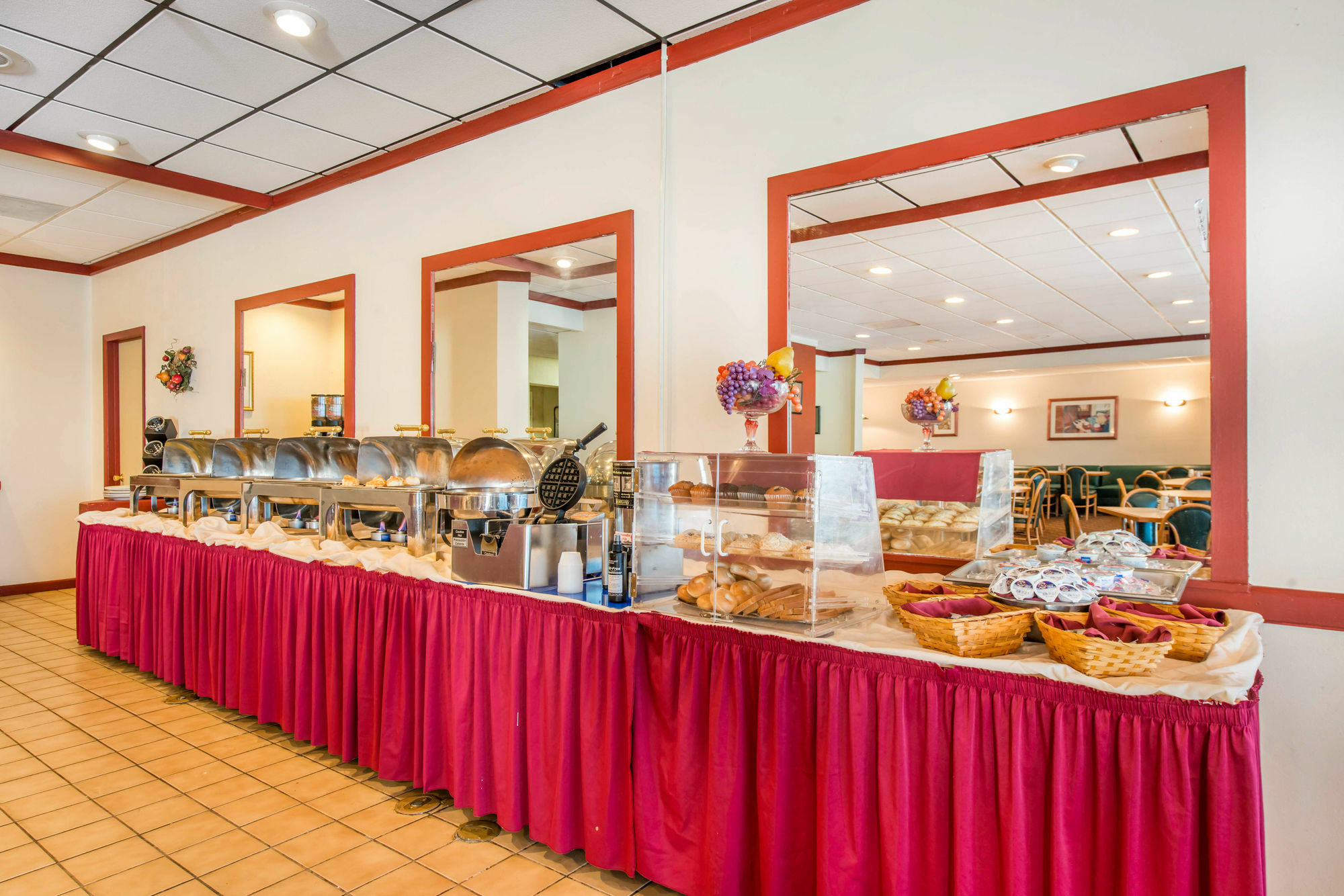 Clarion Inn Pueblo Bagian luar foto